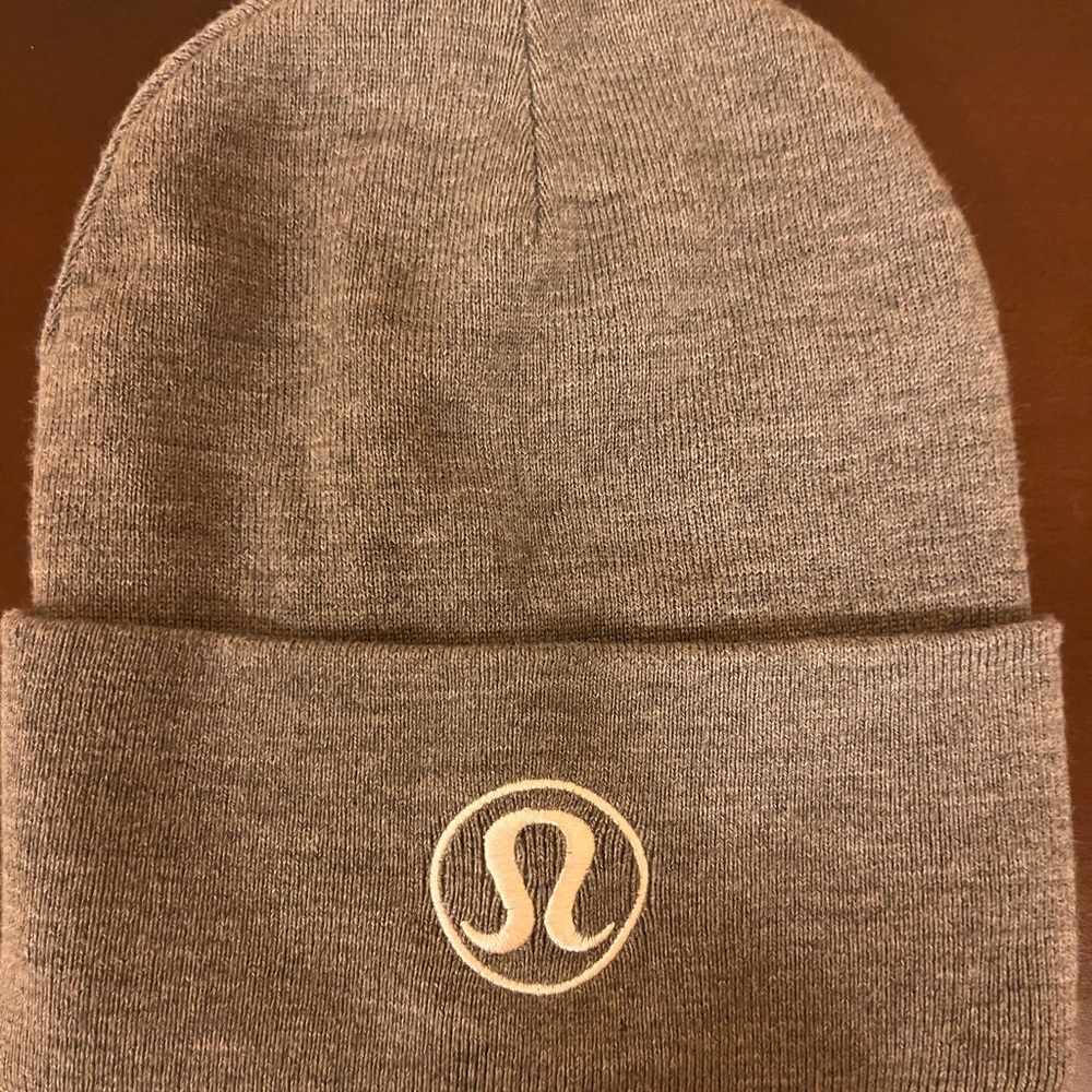 Lululemon Warm Revelation Beanie. New without tags.